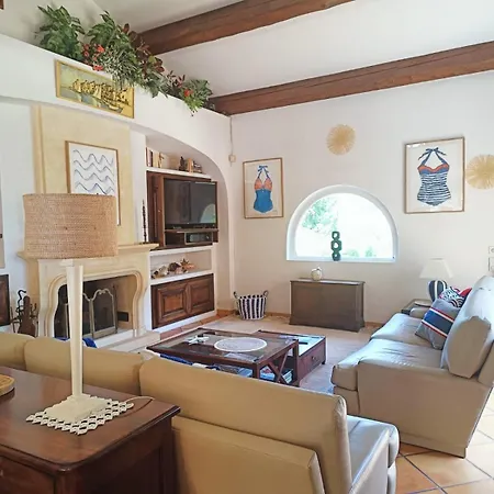 Sous Le Soleil D'Azur, Villa 6 A 8 Personnes